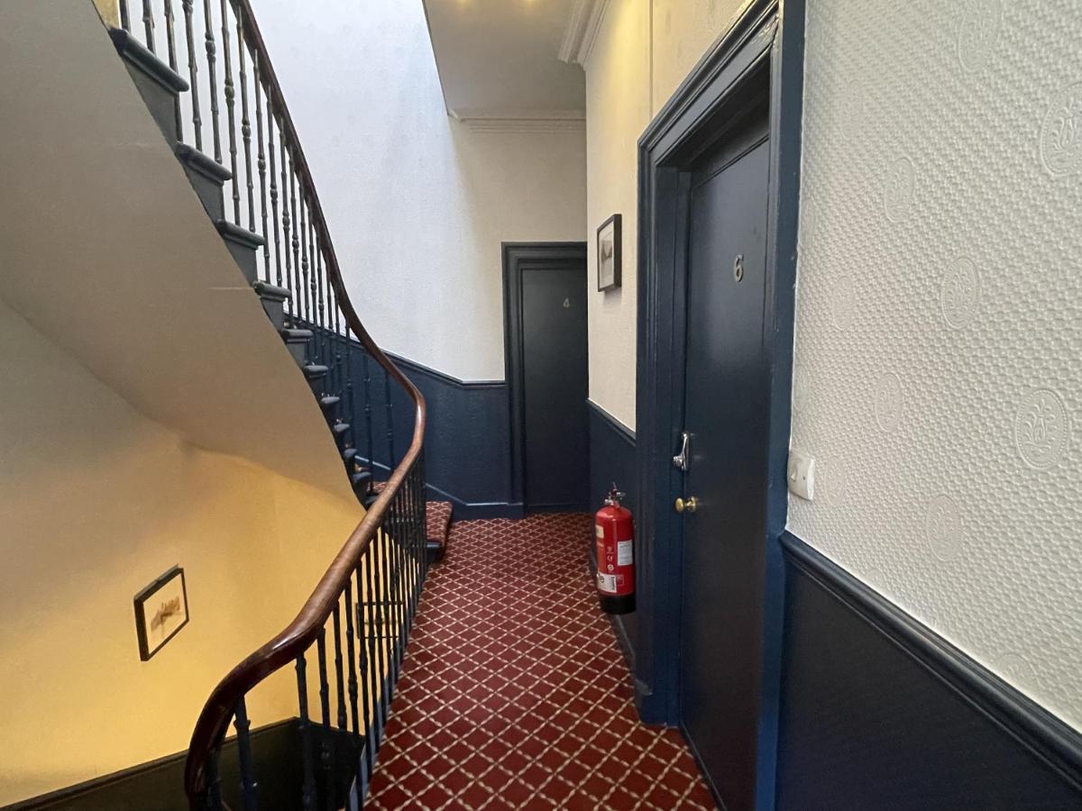 The Kingsview Townhouse - Boutique Hostel EDI Buitenkant foto