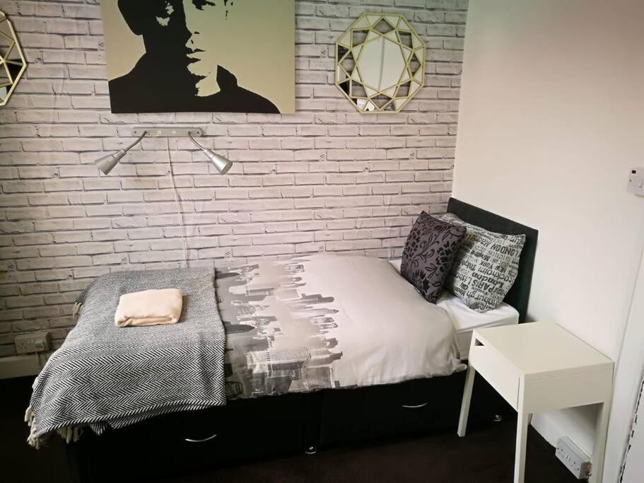 The Kingsview Townhouse - Boutique Hostel EDI Buitenkant foto