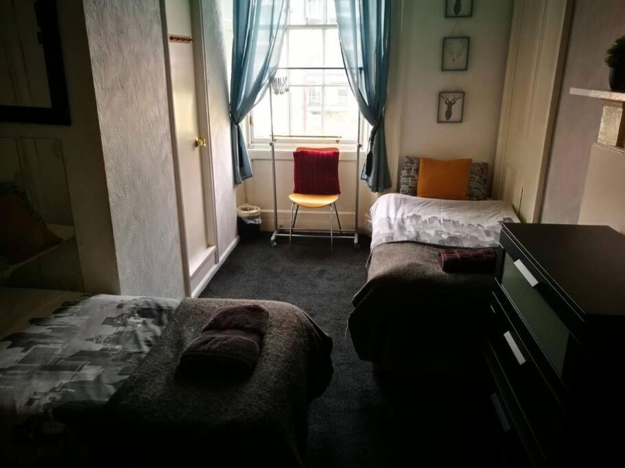 The Kingsview Townhouse - Boutique Hostel EDI Buitenkant foto