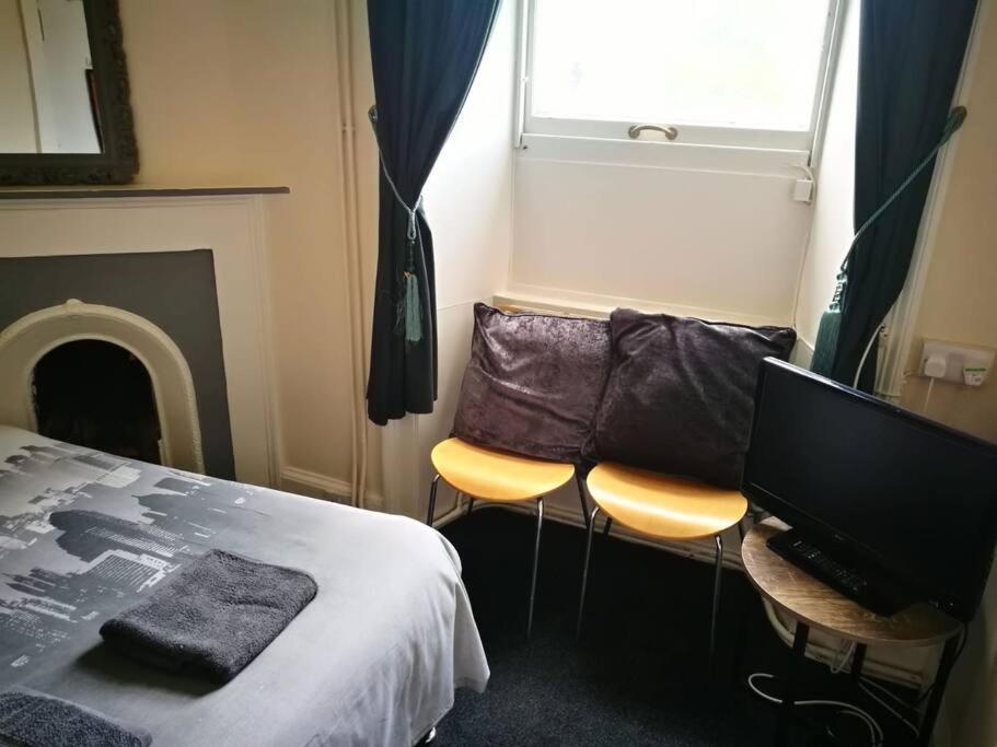 The Kingsview Townhouse - Boutique Hostel EDI Buitenkant foto