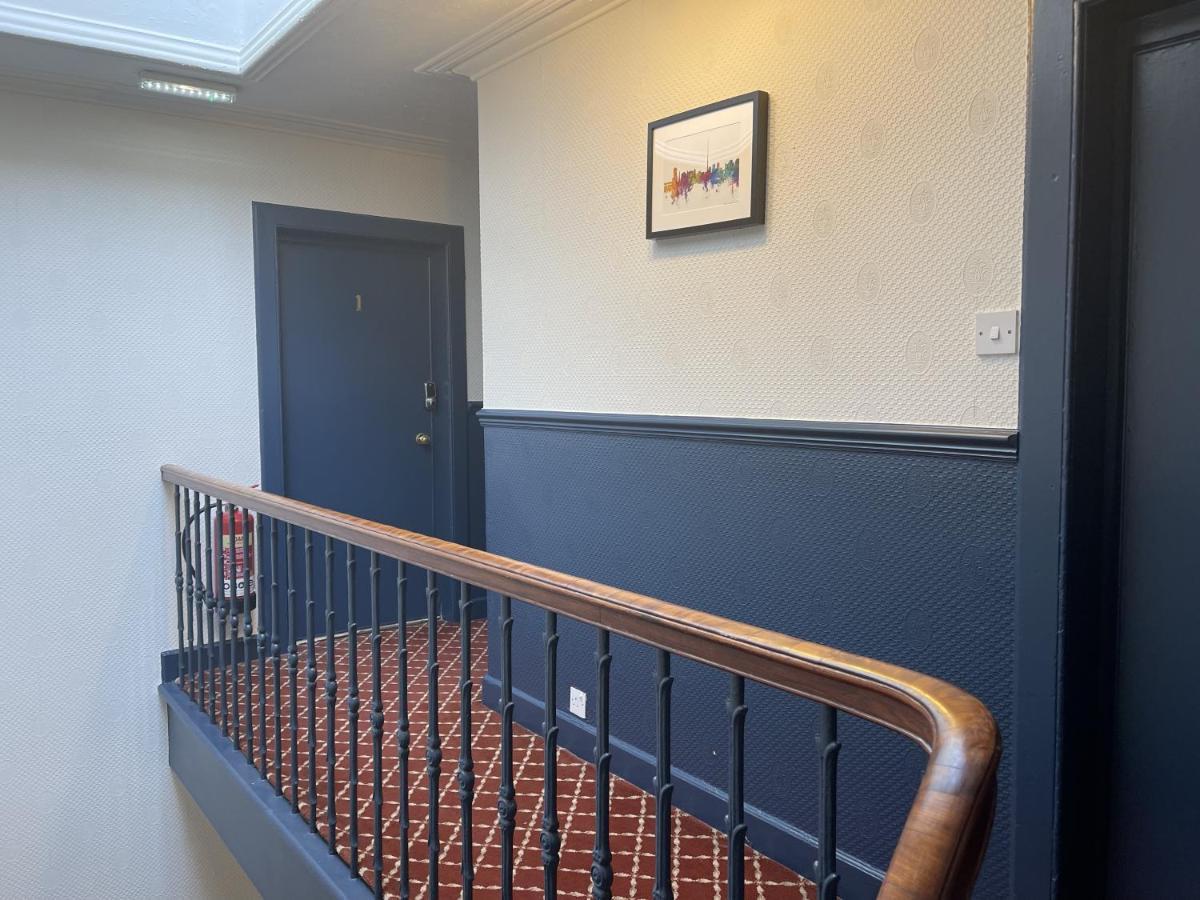 The Kingsview Townhouse - Boutique Hostel EDI Buitenkant foto