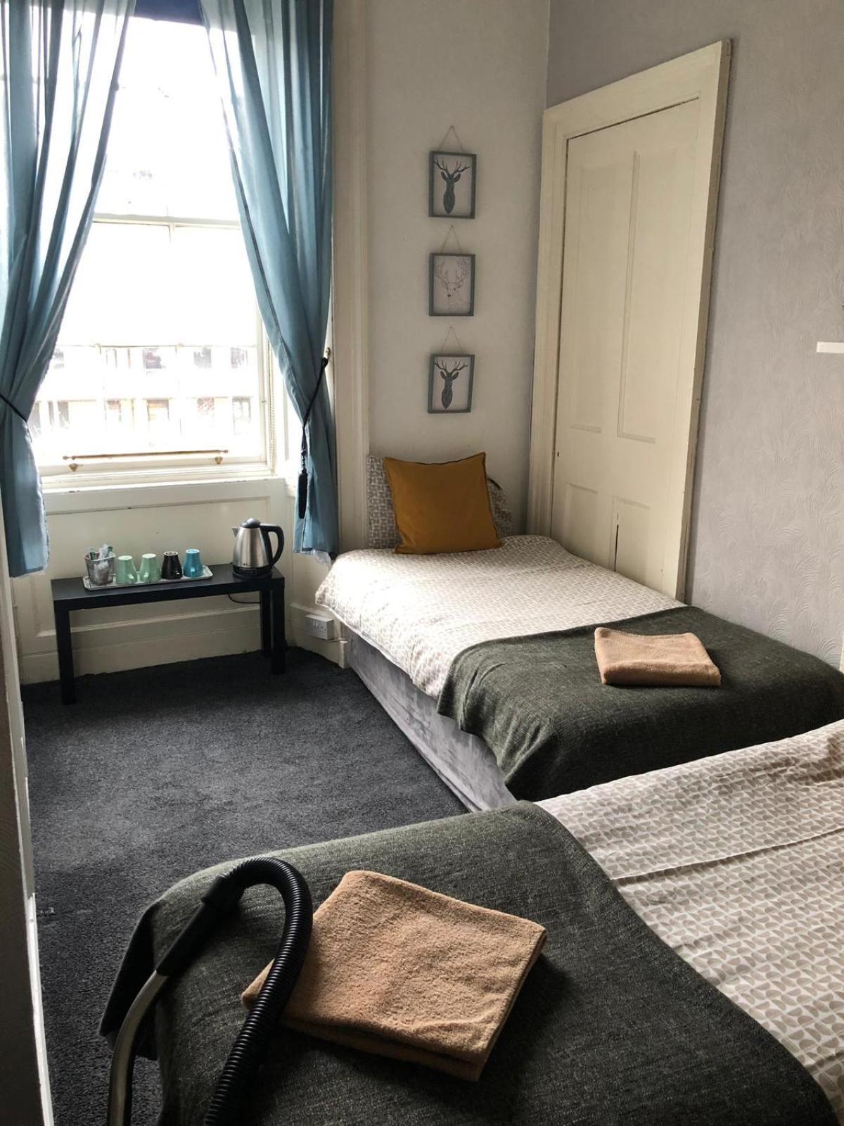 The Kingsview Townhouse - Boutique Hostel EDI Buitenkant foto