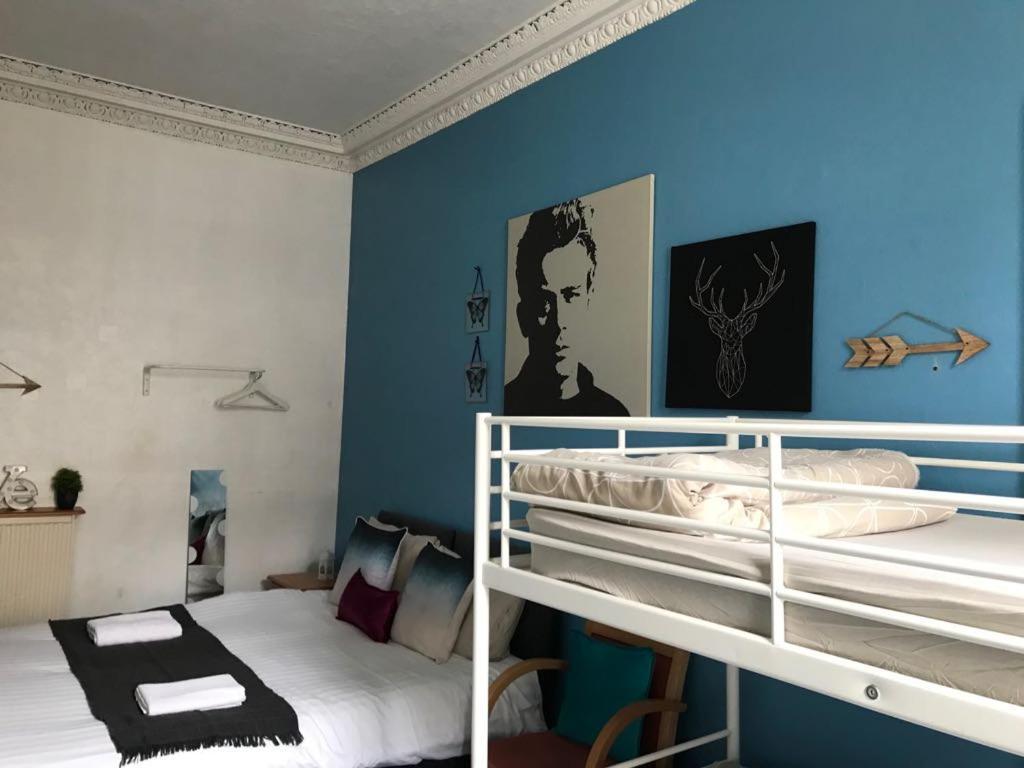 The Kingsview Townhouse - Boutique Hostel EDI Buitenkant foto