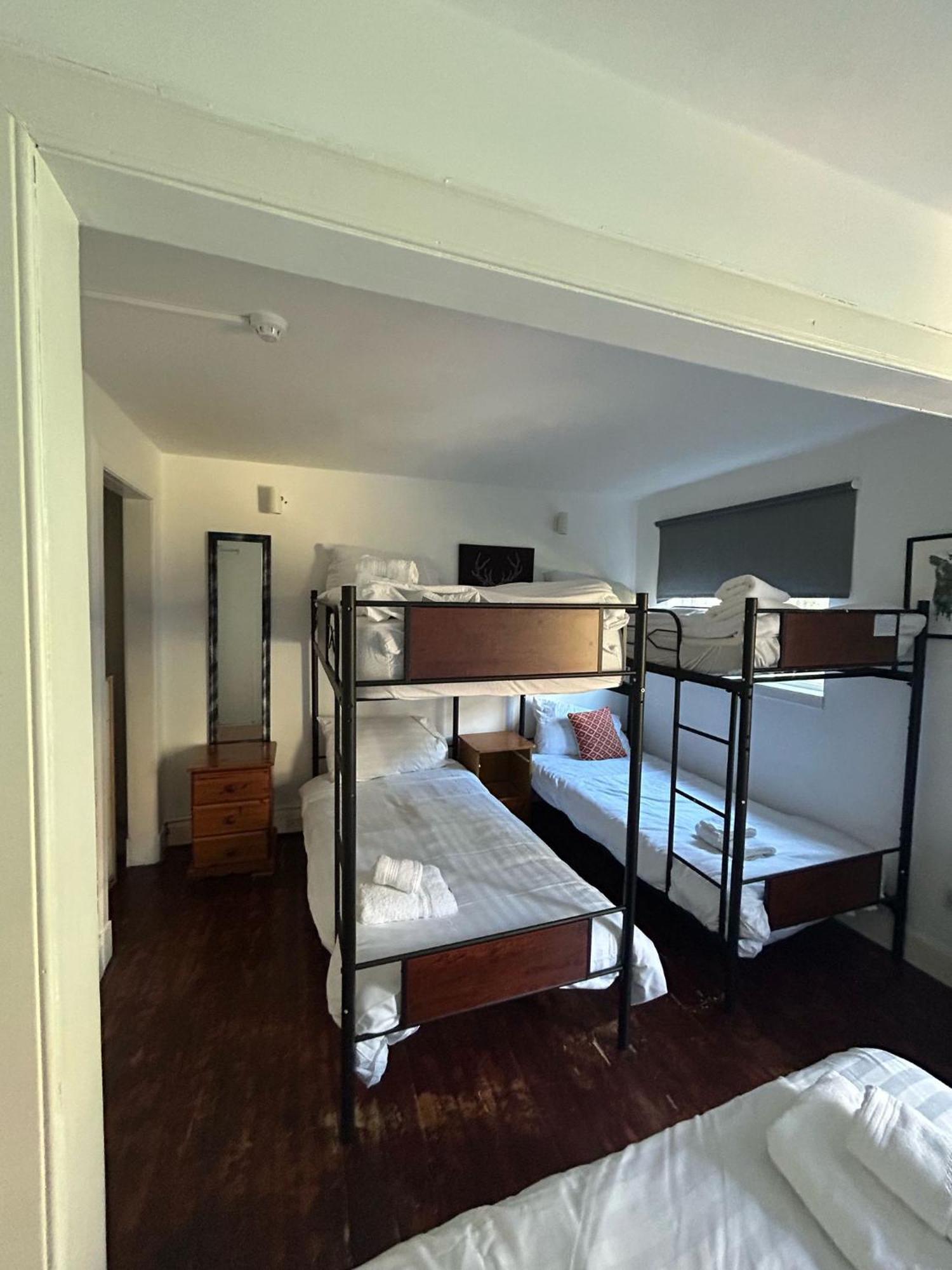 The Kingsview Townhouse - Boutique Hostel EDI Buitenkant foto