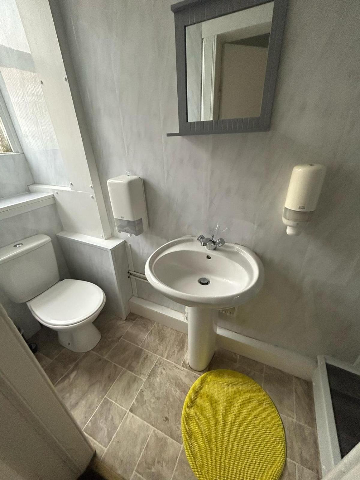 The Kingsview Townhouse - Boutique Hostel EDI Buitenkant foto